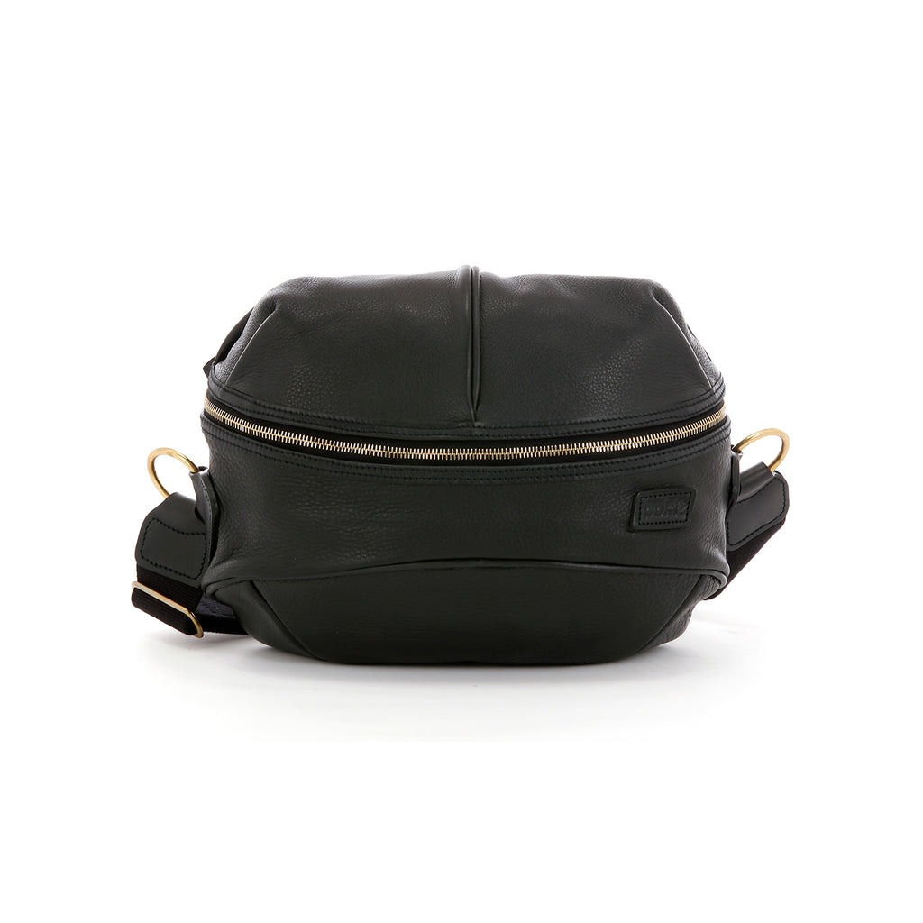 LEATHER ZIP CAPSULE BAG black